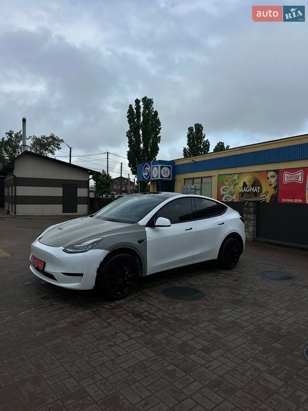 2020 Tesla Model Y - мініатюра 3