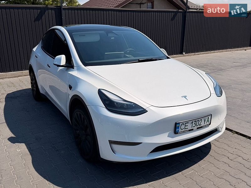 Tesla Model Y 2023