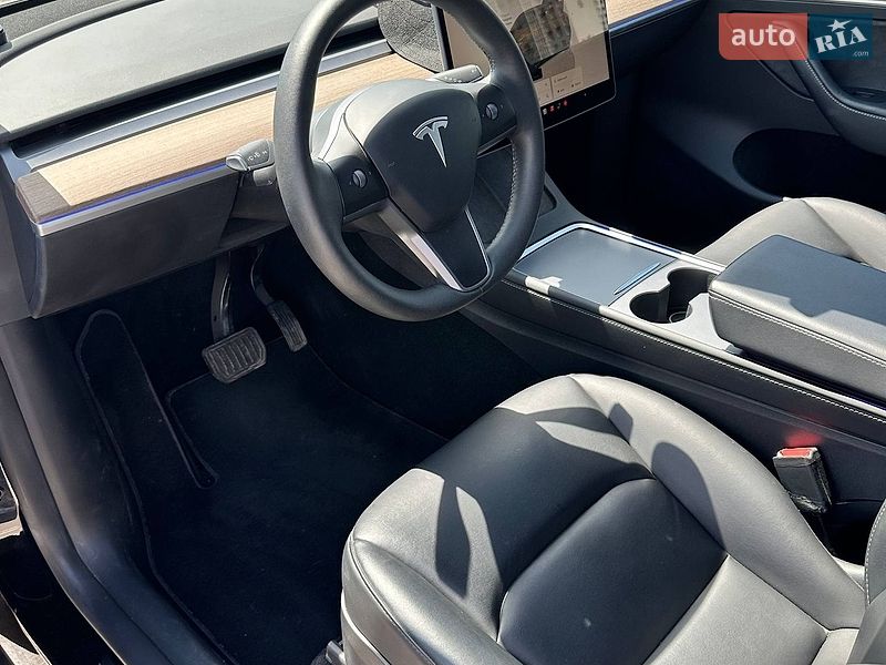 Внедорожник / Кроссовер Tesla Model Y 2024 в Киеве фото 13 Внедорожник / Кроссовер Tesla Model Y 2024 в Киеве