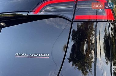 Позашляховик / Кросовер Tesla Model Y 2024 в Києві