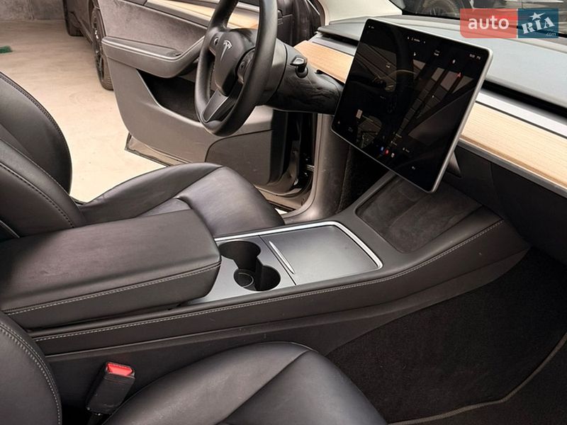 Позашляховик / Кросовер Tesla Model Y 2023 в Луцьку