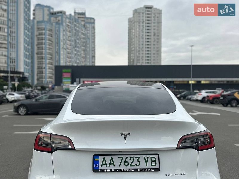 Позашляховик / Кросовер Tesla Model Y 2021 в Києві фото 4 Позашляховик / Кросовер Tesla Model Y 2021 в Києві