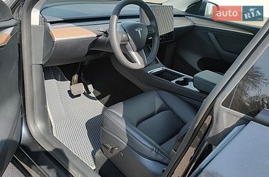Внедорожник / Кроссовер Tesla Model Y 2025 в Киеве