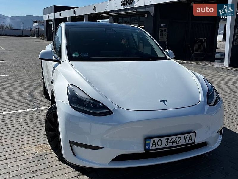 Позашляховик / Кросовер Tesla Model Y 2022 в Буштино