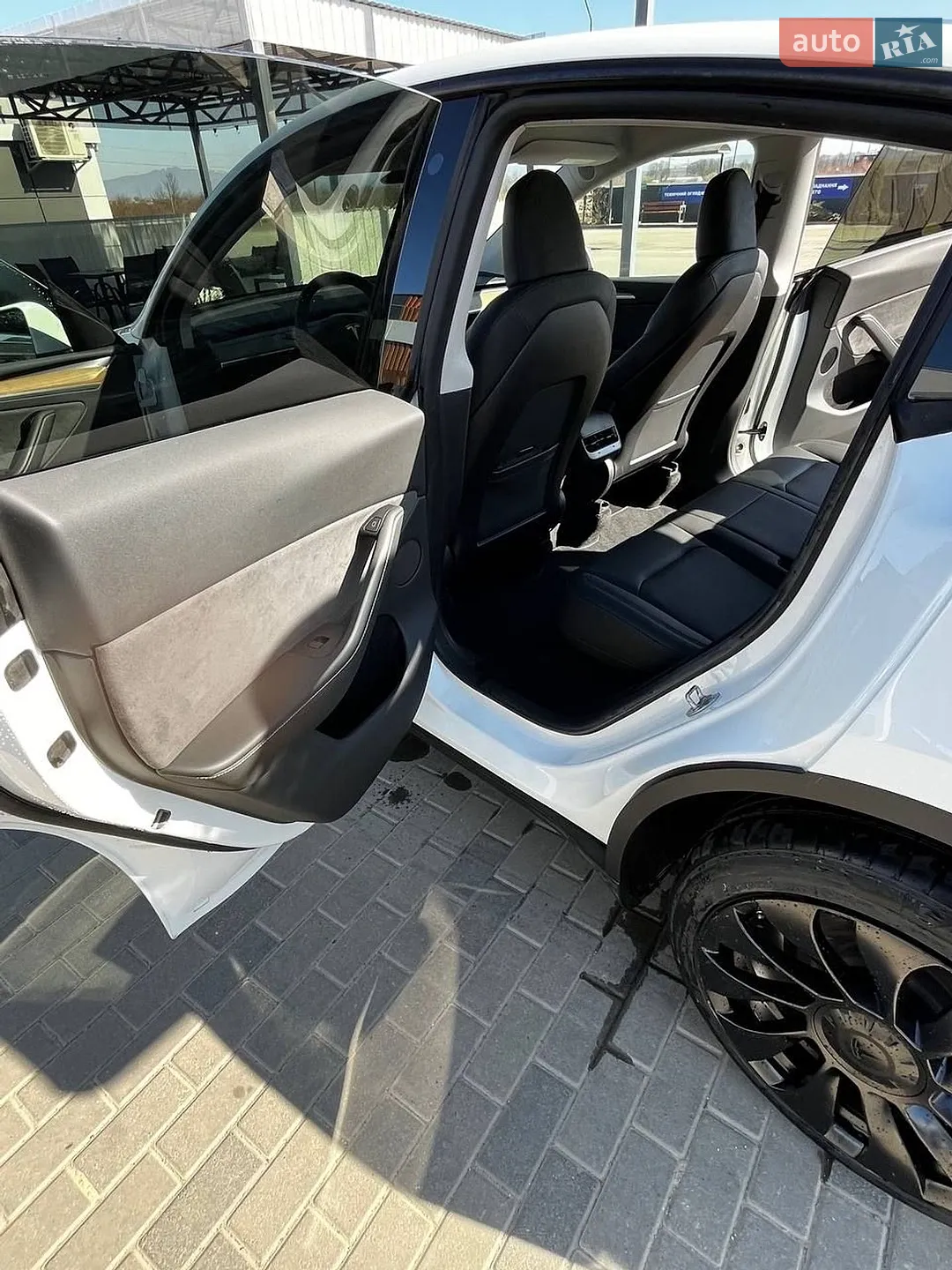 2022 Tesla Model Y - мініатюра 6