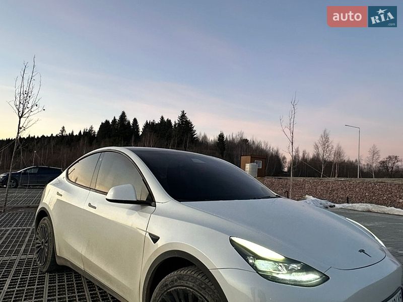 Tesla Model Y 2020