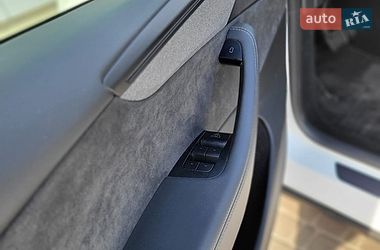 Внедорожник / Кроссовер Tesla Model Y 2025 в Ровно