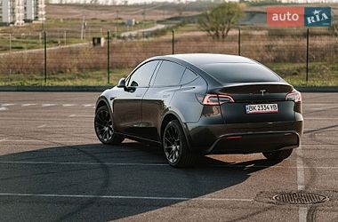 Внедорожник / Кроссовер Tesla Model Y 2024 в Ровно