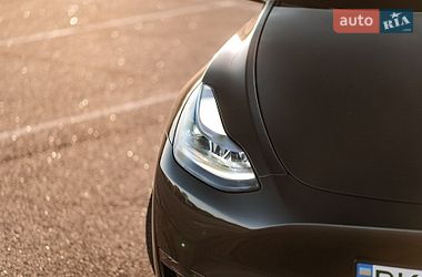 Внедорожник / Кроссовер Tesla Model Y 2024 в Ровно
