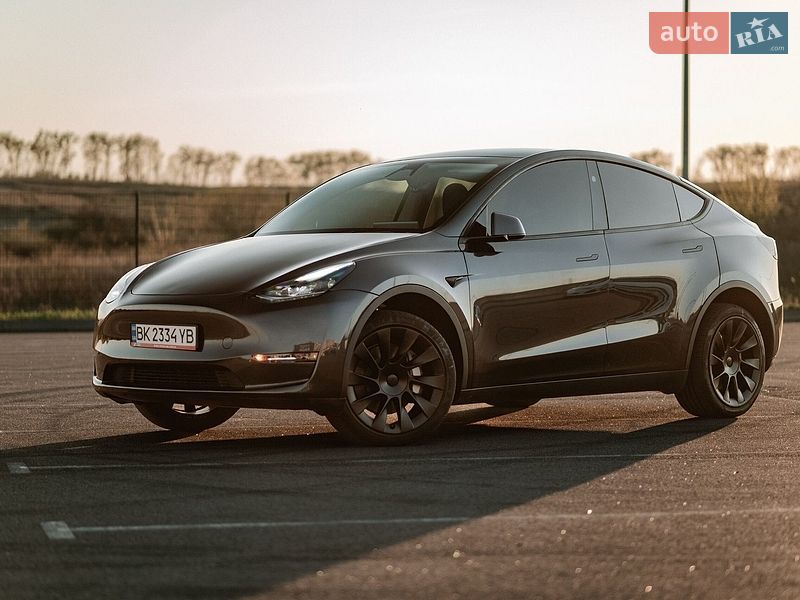 Внедорожник / Кроссовер Tesla Model Y 2024 в Ровно
