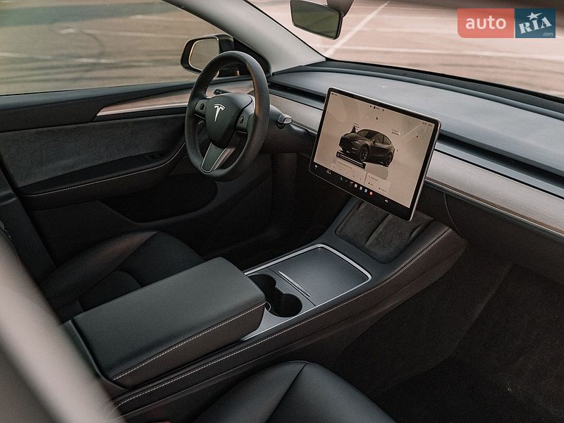 Внедорожник / Кроссовер Tesla Model Y 2024 в Ровно