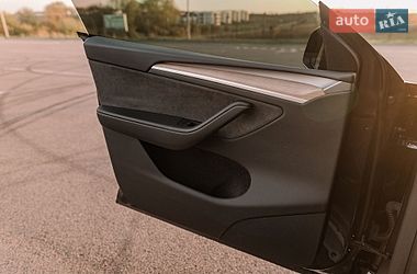 Внедорожник / Кроссовер Tesla Model Y 2024 в Ровно