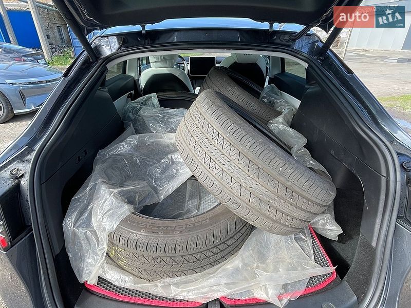 Позашляховик / Кросовер Tesla Model Y 2021 в Києві