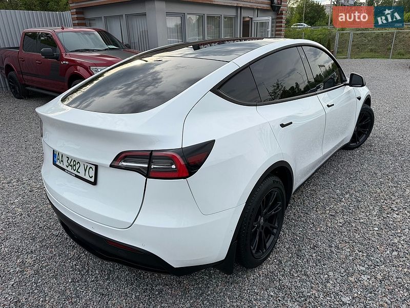Позашляховик / Кросовер Tesla Model Y 2020 в Києві