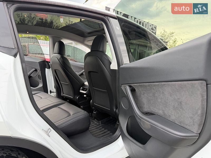 Позашляховик / Кросовер Tesla Model Y 2020 в Києві