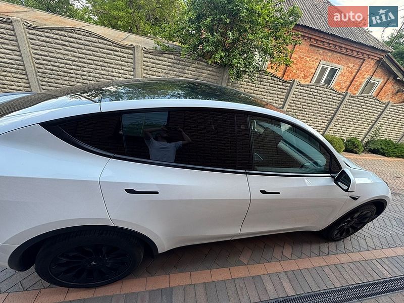 Внедорожник / Кроссовер Tesla Model Y 2022 в Полтаве