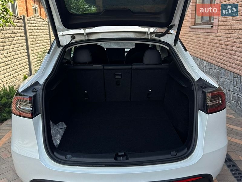 Внедорожник / Кроссовер Tesla Model Y 2022 в Полтаве