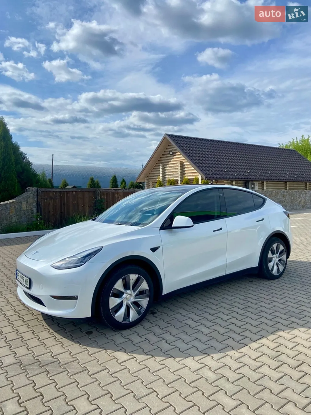 2022 Tesla Model Y - фото 1