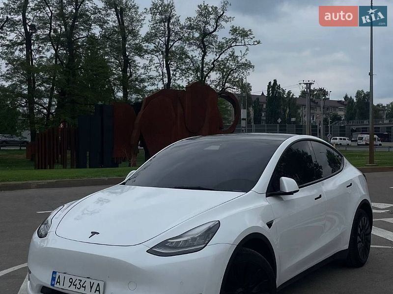 Tesla Model Y 2021