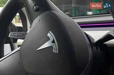 Внедорожник / Кроссовер Tesla Model Y 2021 в Киеве