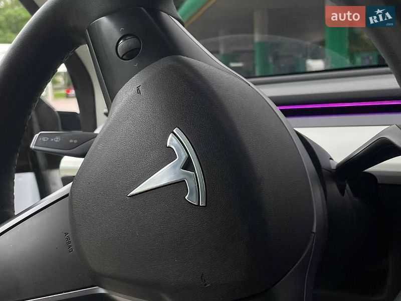 Внедорожник / Кроссовер Tesla Model Y 2021 в Киеве