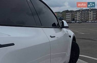 Внедорожник / Кроссовер Tesla Model Y 2021 в Киеве