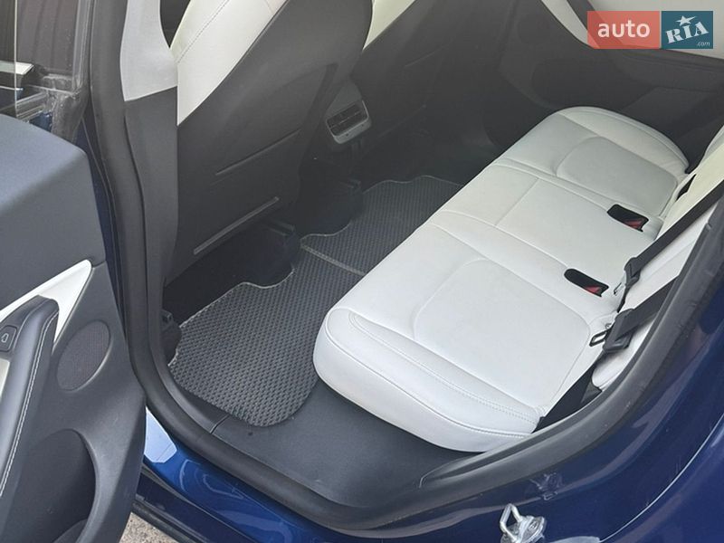 Позашляховик / Кросовер Tesla Model Y 2021 в Києві