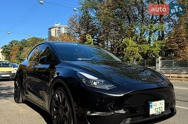 Позашляховик / Кросовер Tesla Model Y 2022 в Києві