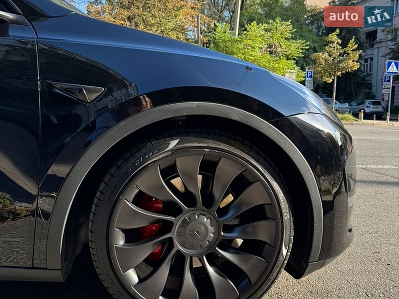 Внедорожник / Кроссовер Tesla Model Y 2022 в Киеве