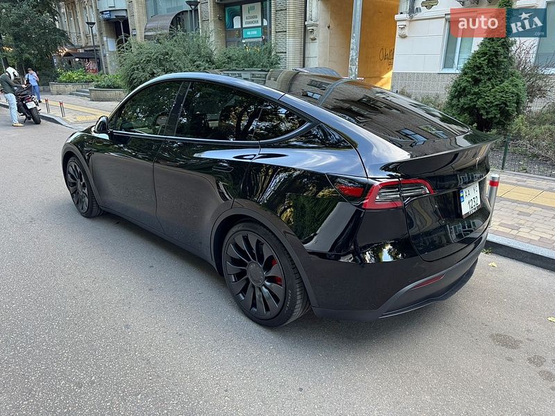 Внедорожник / Кроссовер Tesla Model Y 2022 в Киеве