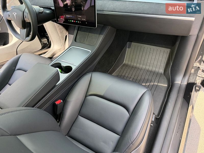 Позашляховик / Кросовер Tesla Model Y 2025 в Дніпрі