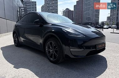 Позашляховик / Кросовер Tesla Model Y 2025 в Києві