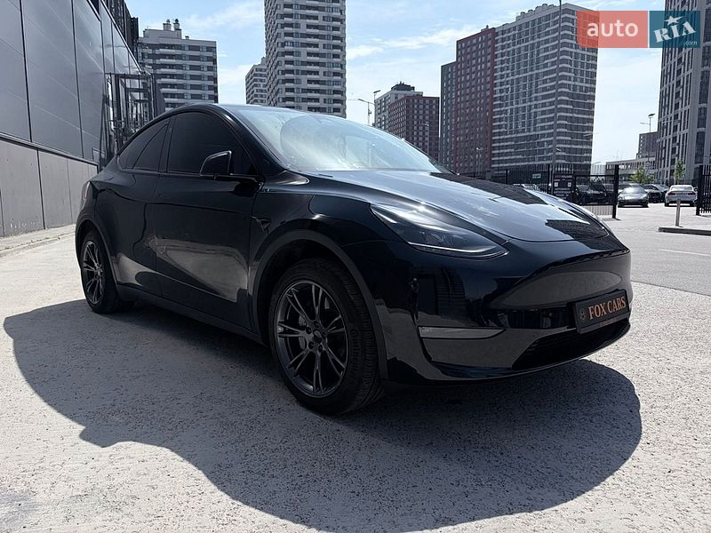 Позашляховик / Кросовер Tesla Model Y 2025 в Києві