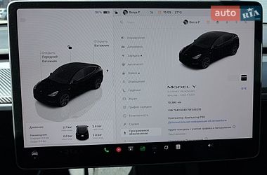 Позашляховик / Кросовер Tesla Model Y 2025 в Києві
