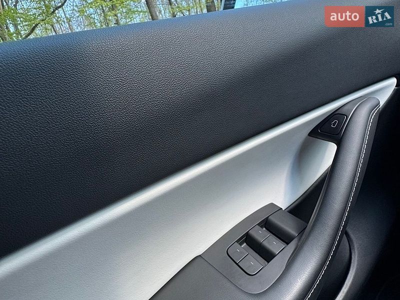 Внедорожник / Кроссовер Tesla Model Y 2022 в Долине