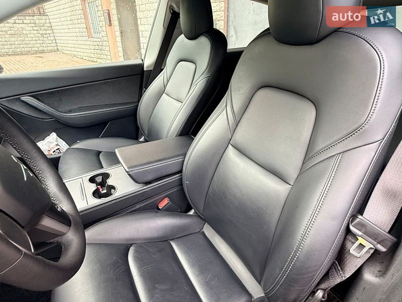 Позашляховик / Кросовер Tesla Model Y 2021 в Києві