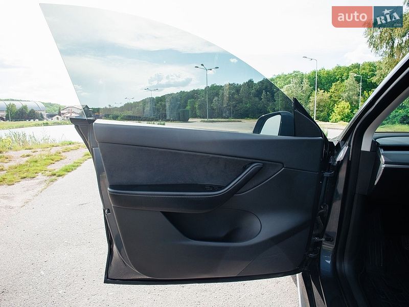 Позашляховик / Кросовер Tesla Model Y 2020 в Дніпрі