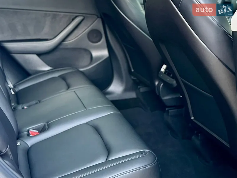 Tesla Model Y 2021 VIN 5YJYGDEE9MF209321 фото оголошення 15 з 59