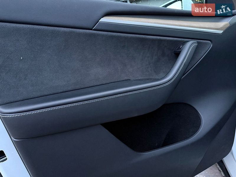 Внедорожник / Кроссовер Tesla Model Y 2023 в Виннице