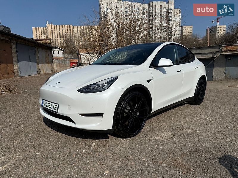 Позашляховик / Кросовер Tesla Model Y 2021 в Києві