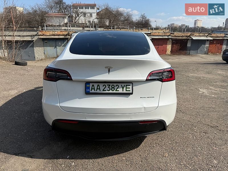 Позашляховик / Кросовер Tesla Model Y 2021 в Києві