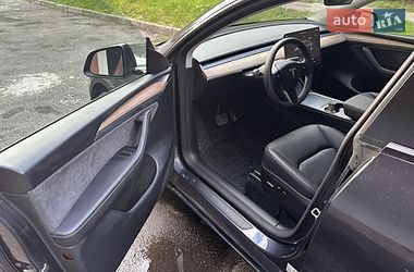 Внедорожник / Кроссовер Tesla Model Y 2024 в Тернополе