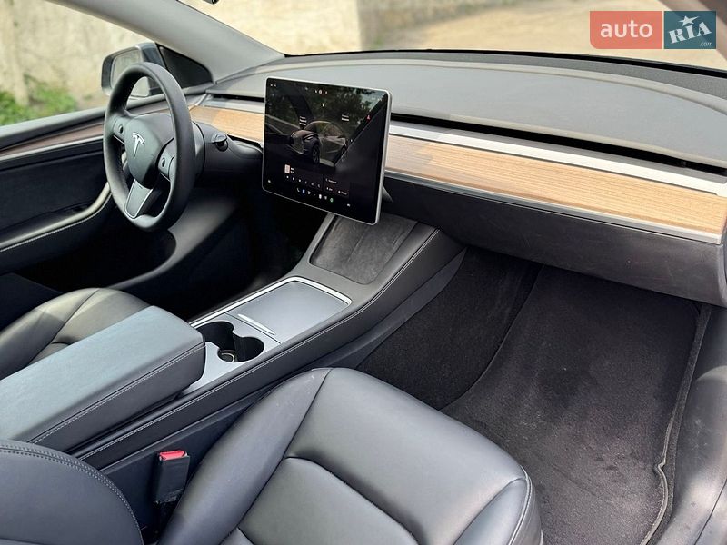 Внедорожник / Кроссовер Tesla Model Y 2024 в Виннице