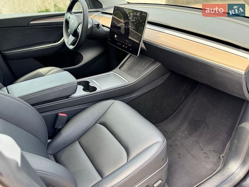 Внедорожник / Кроссовер Tesla Model Y 2024 в Виннице