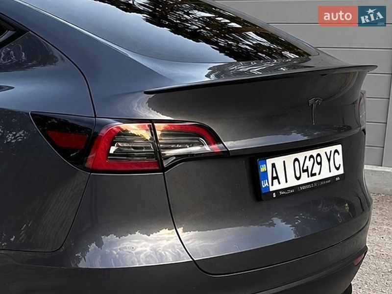 Внедорожник / Кроссовер Tesla Model Y 2020 в Киеве