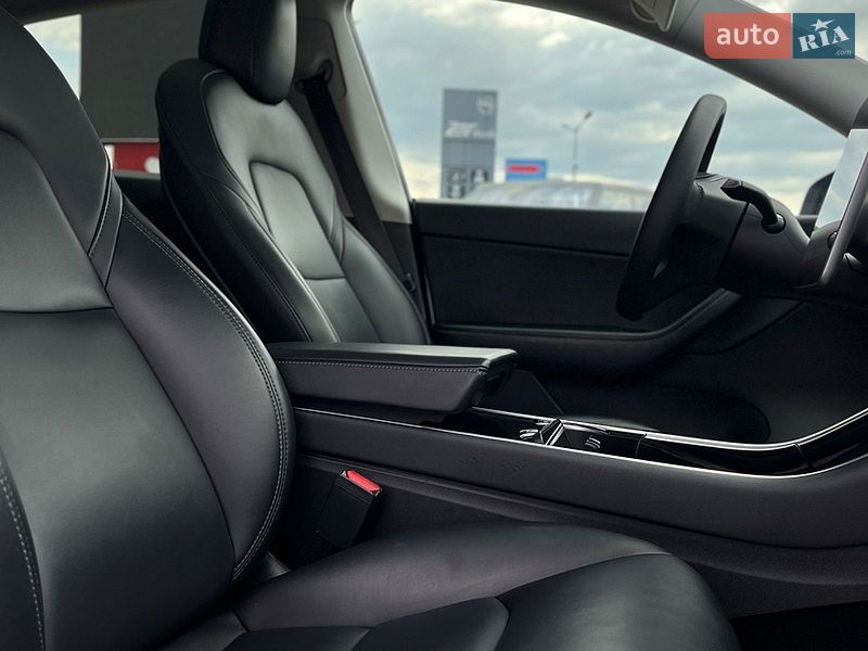 Позашляховик / Кросовер Tesla Model Y 2020 в Мукачевому