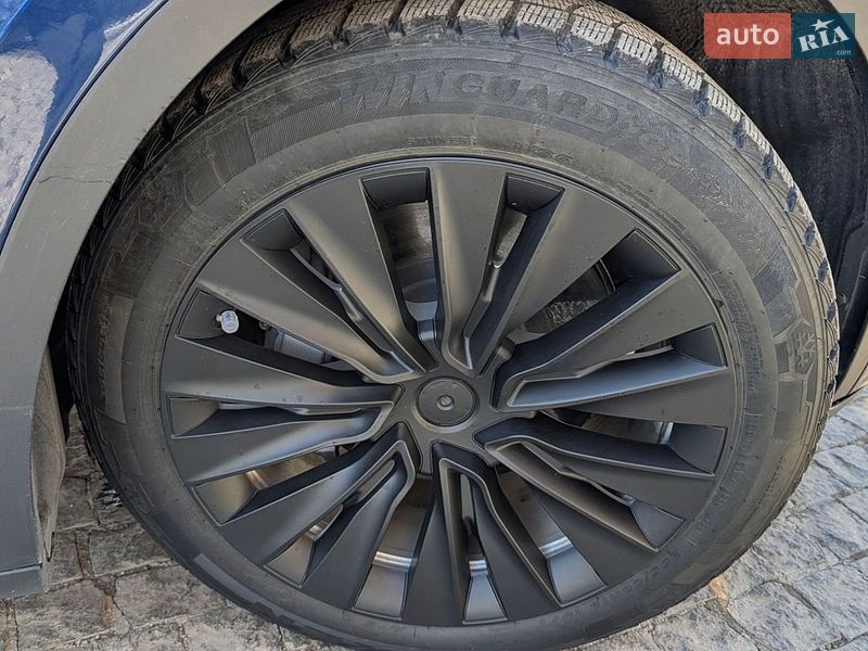 Позашляховик / Кросовер Tesla Model Y 2024 в Харкові