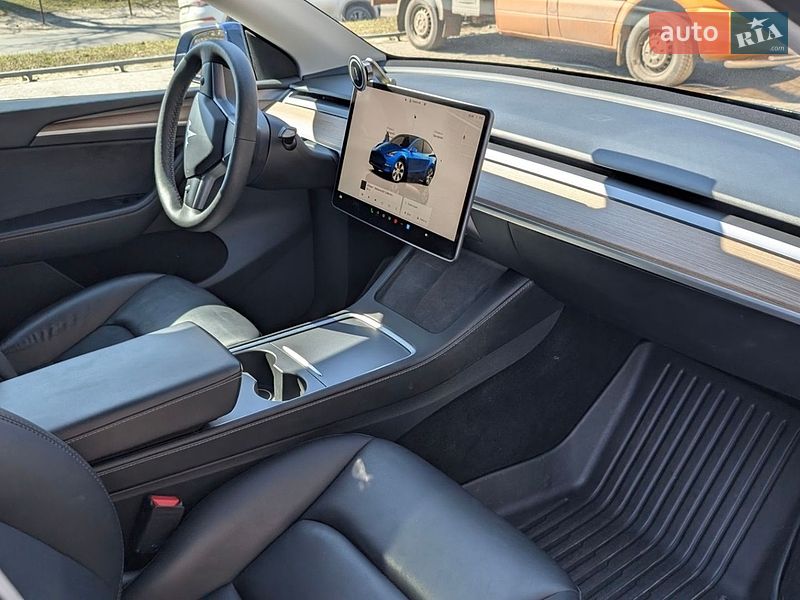 Позашляховик / Кросовер Tesla Model Y 2024 в Харкові