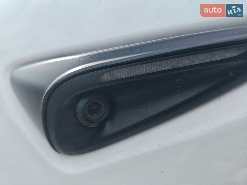 Позашляховик / Кросовер Tesla Model Y 2023 в Києві фото 24 Позашляховик / Кросовер Tesla Model Y 2023 в Києві