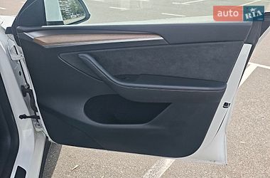 Позашляховик / Кросовер Tesla Model Y 2023 в Києві фото 19 Позашляховик / Кросовер Tesla Model Y 2023 в Києві